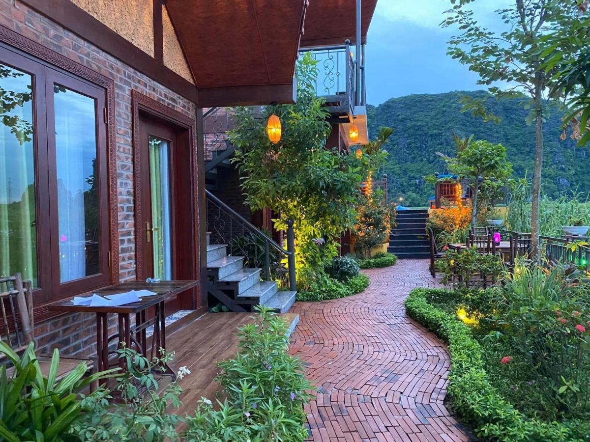 Papaya Bungalow & Rice Fields Apartment Нин Бин Екстериор снимка