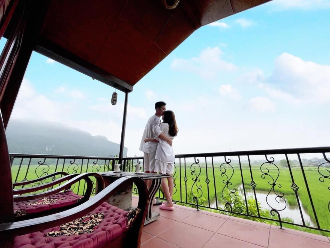 Papaya Bungalow & Rice Fields Apartment Нин Бин Екстериор снимка